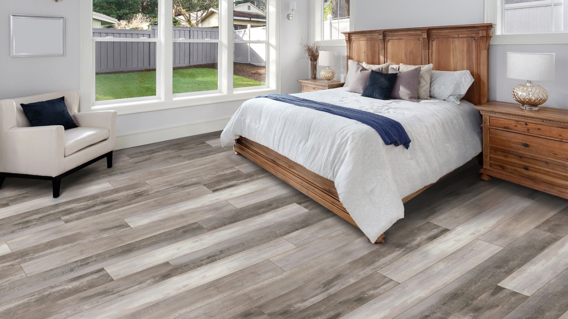 Laminate floors in a bedroom